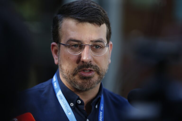 Prefeitura do Rio de Janeiro Planeja Fechar Serviços de Saúde Devido a Dívida de R$ 1,3 Bilhão Prefeitura do Rio de Janeiro Planeja Fechar Serviços de Saúde Devido a Dívida de R$ 1,3 Bilhão