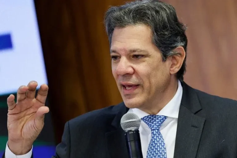 PT Acelera Candidatura de Haddad em SP para Minimizar Perdas na Corrida Eleitoral