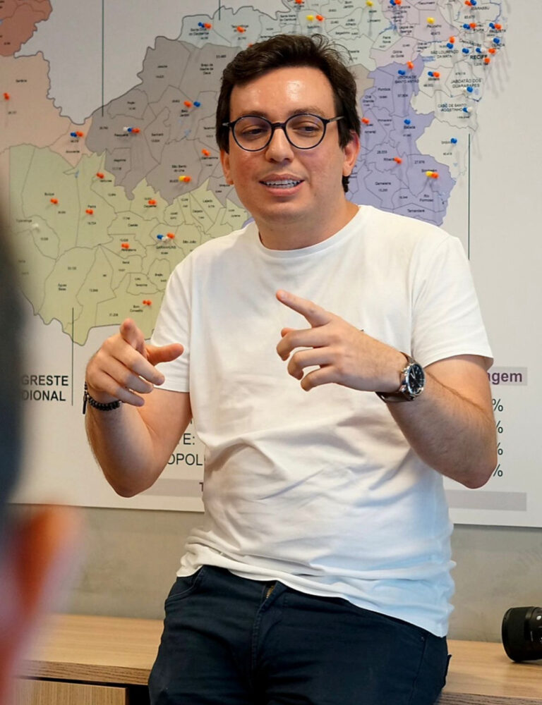 Raffiê Dellon Apresenta Plano de Atuação Legislativa para Entidades de Caruaru