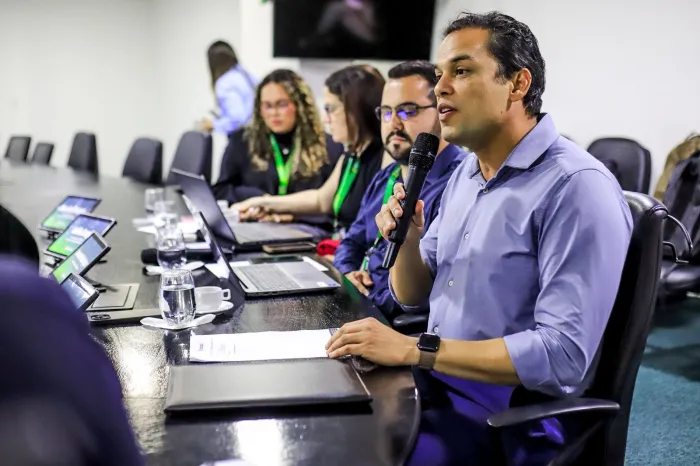 Rodrigo Pinheiro Anuncia Doação de Terreno para Rodrigues Colchões e Impulsiona Economia Local Rodrigo Pinheiro Anuncia Doação de Terreno para Rodrigues Colchões e Impulsiona Economia Local