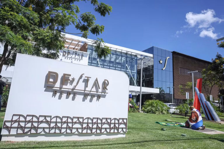 Saúde de Bolsonaro: Ex-presidente Internado em UTI com Quadro Estável