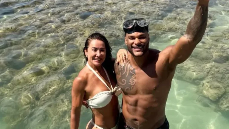 Scheila Carvalho faz ‘birra’ na praia e Tony Salles responde: ‘Bora, amor!’ Scheila Carvalho faz 'birra' na praia e Tony Salles responde: 'Bora, amor!'