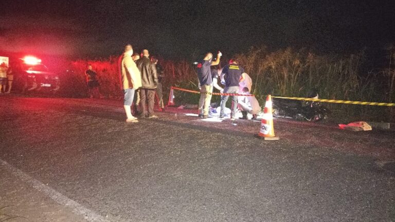 Acidente Trágico em Bezerros: Mulher Morre e Duas Pessoas Ficam Feridas Acidente Trágico em Bezerros: Mulher Morre e Duas Pessoas Ficam Feridas