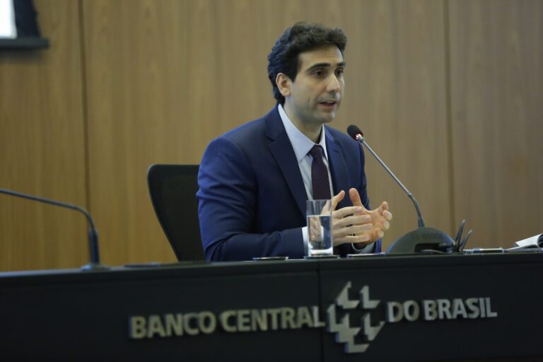 Após Corte da Selic, Alinhamento entre Política Monetária e Fiscal é Vital