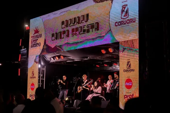 Caruaru Lugar Sagrado: Seresta e Romantismo Encantam na Primeira Noite Caruaru Lugar Sagrado: Seresta e Romantismo Encantam na Primeira Noite