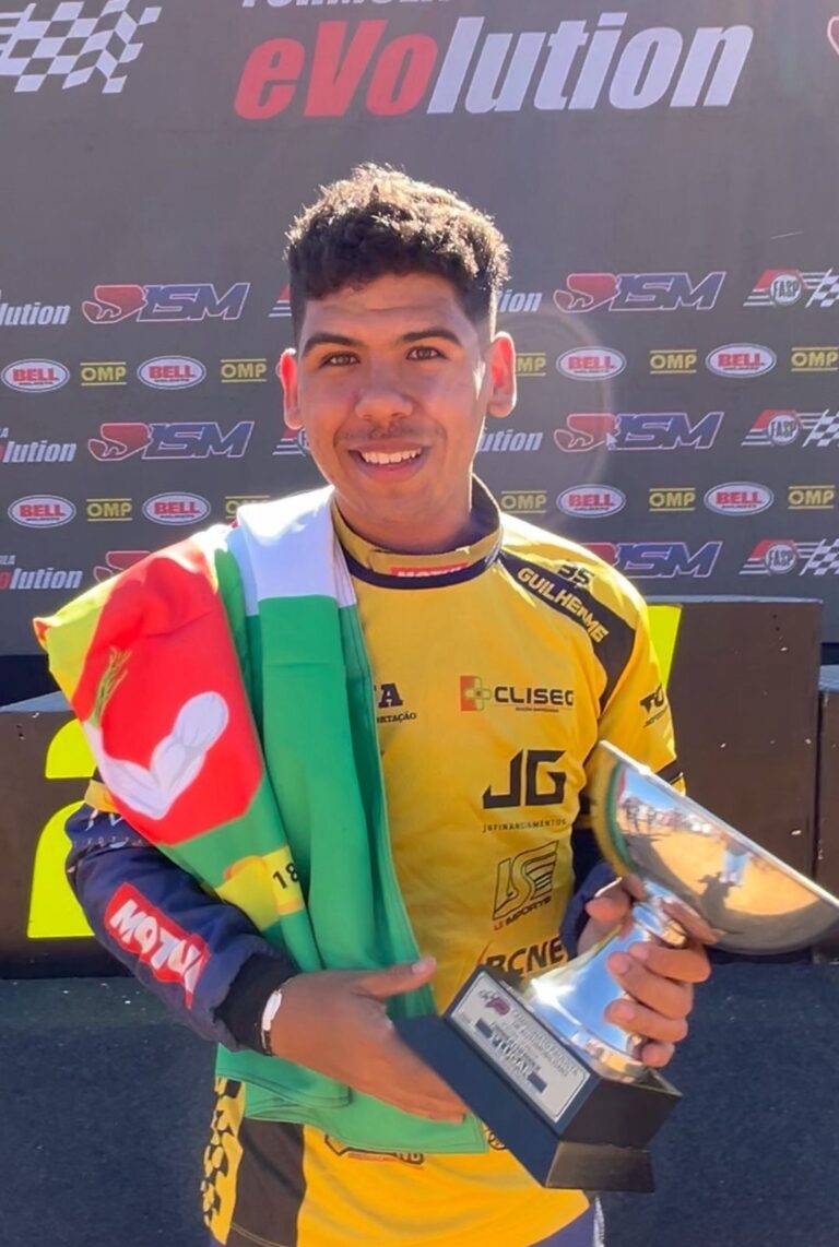 Caruaruense Brilha em Interlagos e Conquista Vitória na Fórmula Evolution