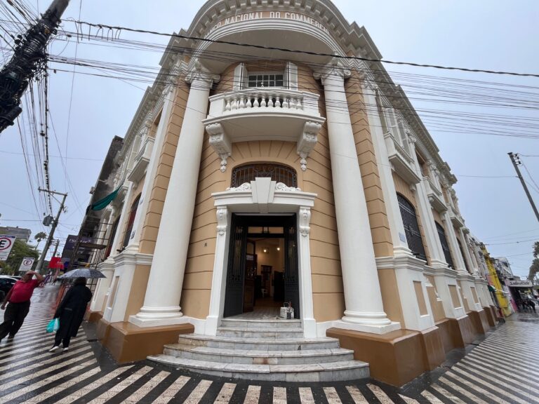 Casa de Cultura Pedro Wayne: Revitalização Resgata Cores Originais de 1929 Casa de Cultura Pedro Wayne: Revitalização Resgata Cores Originais de 1929