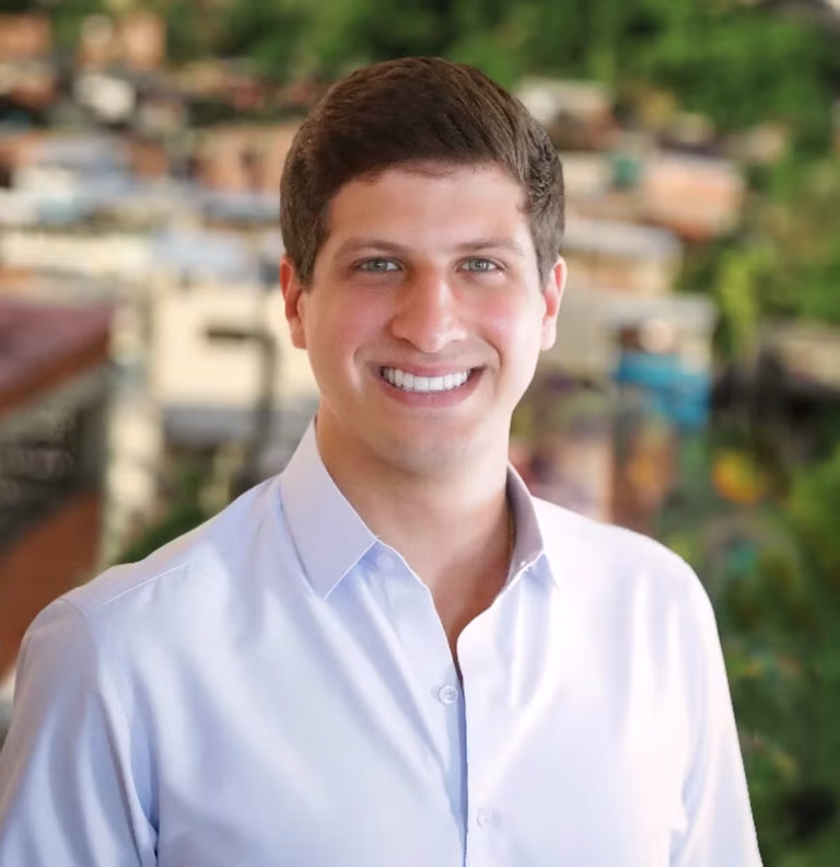 Datafolha em Pernambuco: João Campos lidera com 50% das intenções de voto