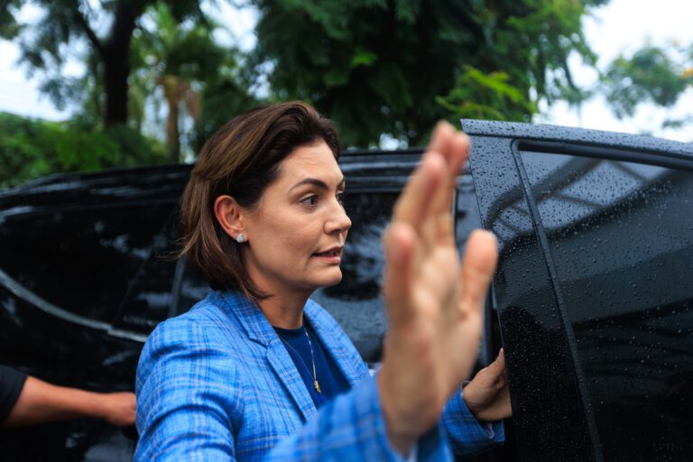 Empoderamento Feminino na Política: O PL e a Capacitação de Mulheres