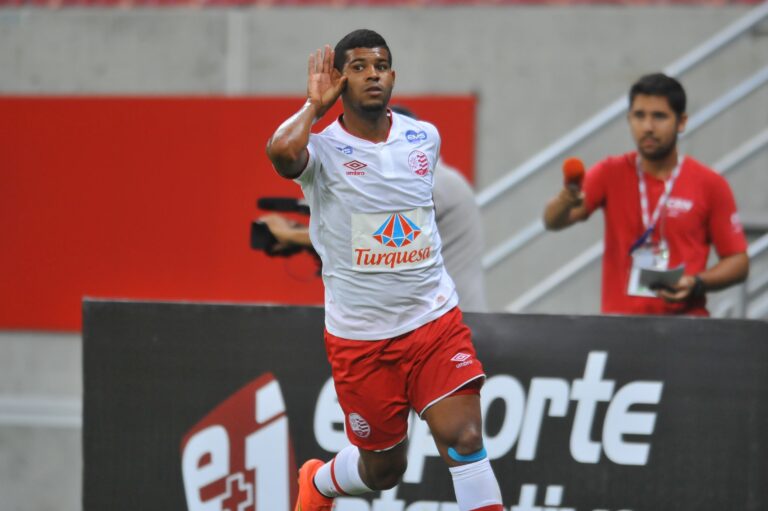 Maguary Anuncia Renato, Artilheiro das Três Divisões do Pernambucano