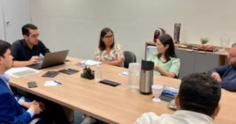 Médicos de Caruaru Aprovam Reajuste de 15% em Seus Vencimentos Médicos de Caruaru Aprovam Reajuste de 15% em Seus Vencimentos