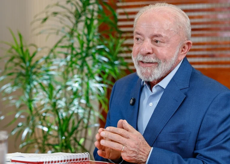 Movimentações Políticas Agitam Brasília: Soberania e Sucessão em Foco