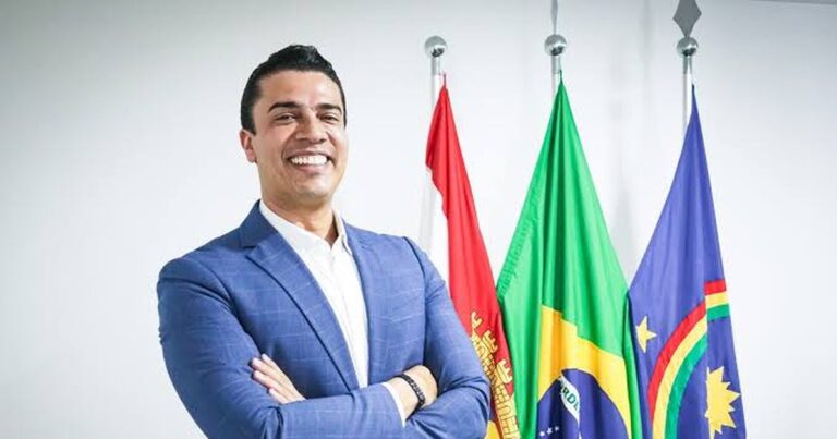 Prefeito de Caruaru Processa Zé Queiroz por Fake News e Busca Justiça