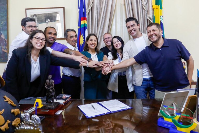 Raquel Lyra Assina Protocolo com AeC e Garante 1.000 Vagas no Agreste Raquel Lyra Assina Protocolo com AeC e Garante 1.000 Vagas no Agreste