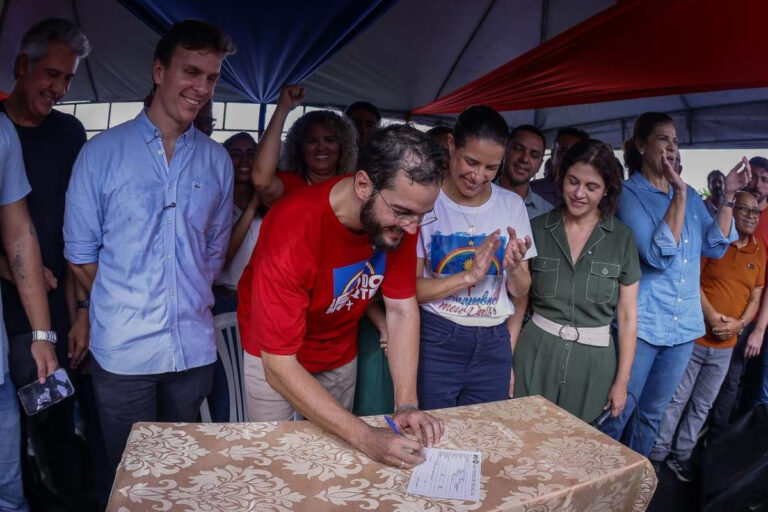 Túlio Gadêlha se filia ao PSD ao lado de Raquel Lyra, mirando o Senado