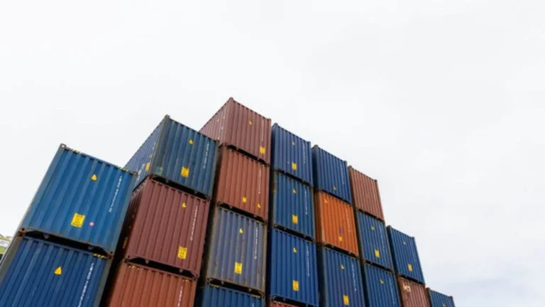 Classificação de Facções como Terroristas Impacta Fortemente a Economia Brasileira Classificação de Facções como Terroristas Impacta Fortemente a Economia Brasileira