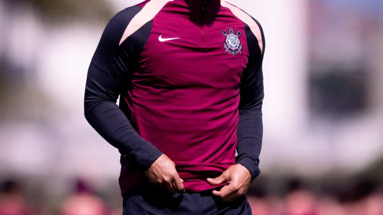 Memphis se reúne com Gaviões da Fiel para discutir permanência no Corinthians Memphis se reúne com Gaviões da Fiel para discutir permanência no Corinthians