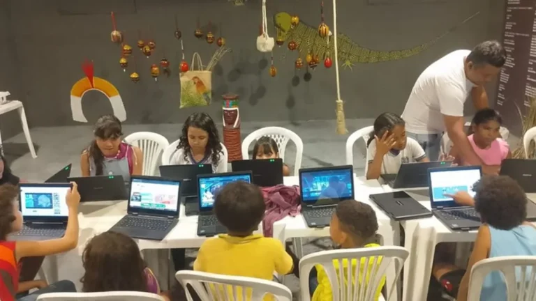 Conectividade e cultura indígena Fulni-ô: 975 computadores doados pelo Ministério das Comunicações