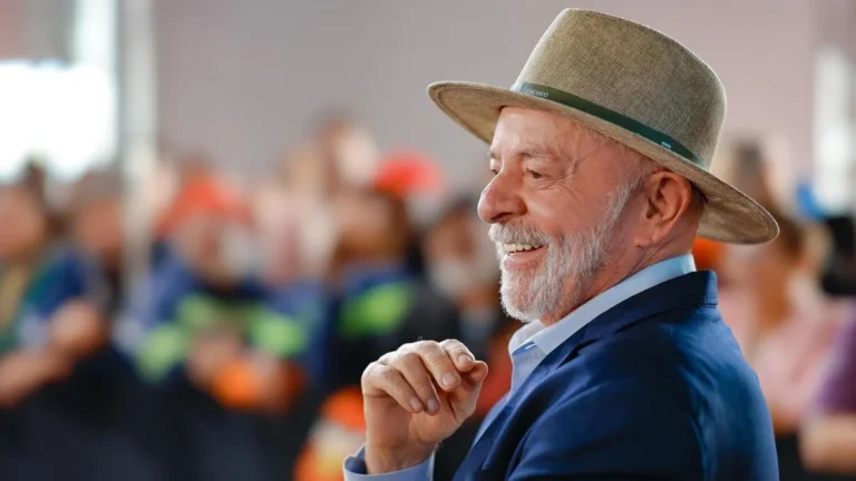 Lula Lidera Pesquisa Meio/Ideia com Vantagem em Todos Cenários de 1º e 2º Turno Lula Lidera Pesquisa Meio/Ideia com Vantagem em Todos Cenários de 1º e 2º Turno