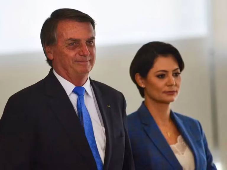 Bolsonaro Apresenta Estabilidade Após Cirurgia no Ombro