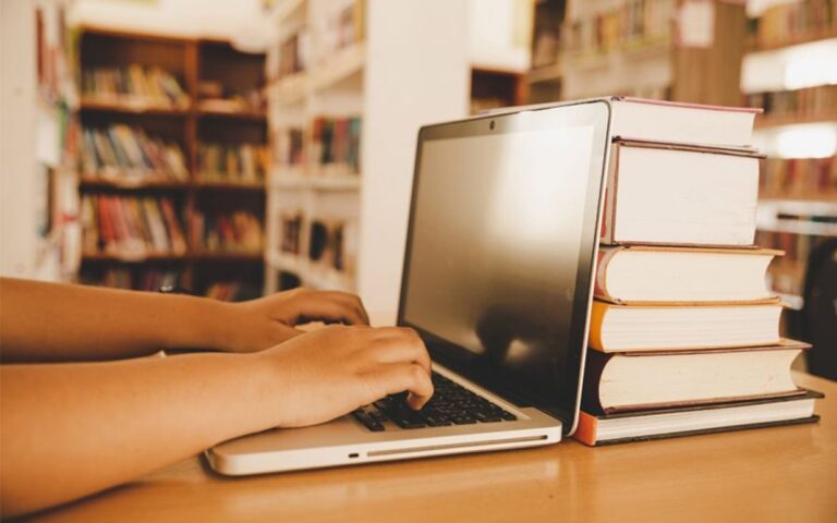 Fundação Rio das Ostras de Cultura e Universidade Firmam Parceria para Cursos de Pós-Graduação