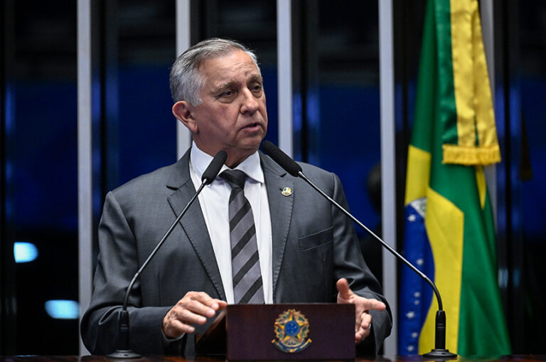 Izalci Lucas Revela Conexões Políticas nos Casos do Banco Master e BRB