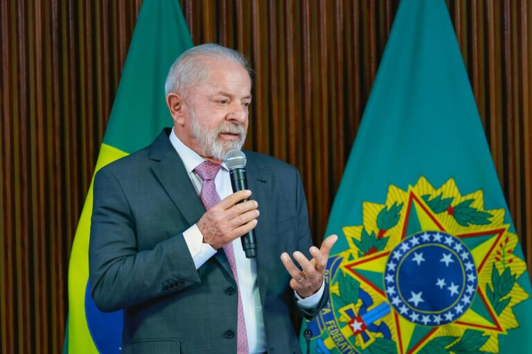 Lula Anuncia Apoio Emergencial a Pernambuco Após Chuvas Fortes