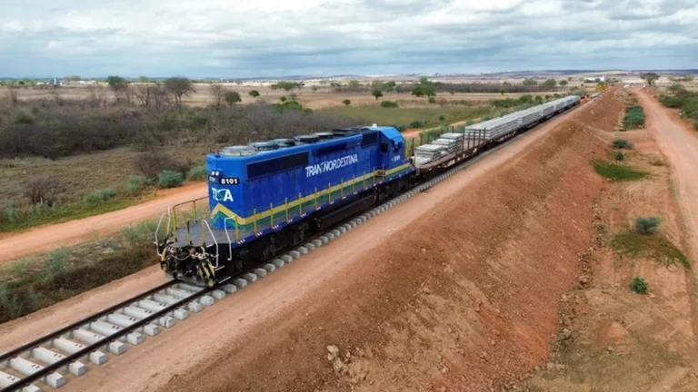 Suspensão de novos gastos pelo TCU gera impasse na Transnordestina Suspensão de novos gastos pelo TCU gera impasse na Transnordestina
