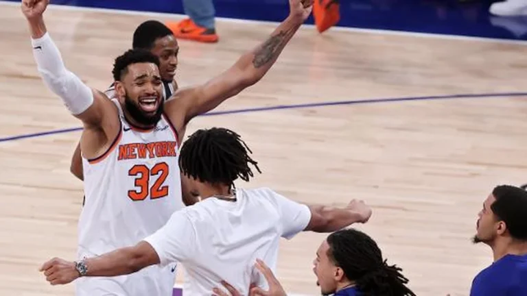 New York Knicks realizam virada histórica e dominam série contra Spurs após 3 a 1