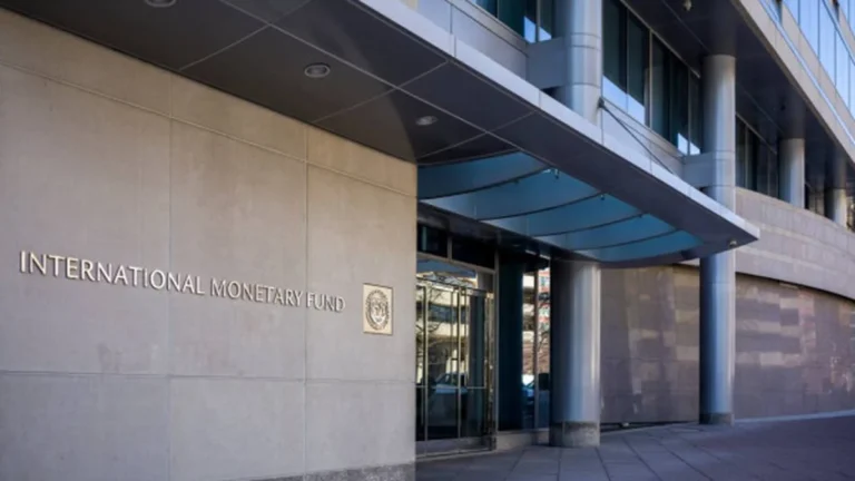 FMI avalia impacto moderado do tarifaço dos EUA sobre a economia brasileira FMI avalia impacto moderado do tarifaço dos EUA sobre a economia brasileira